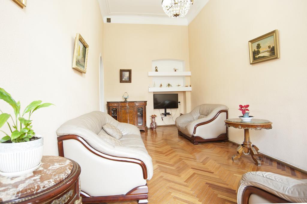 Apartment In Purtseladze Street Tbilisi Exterior foto